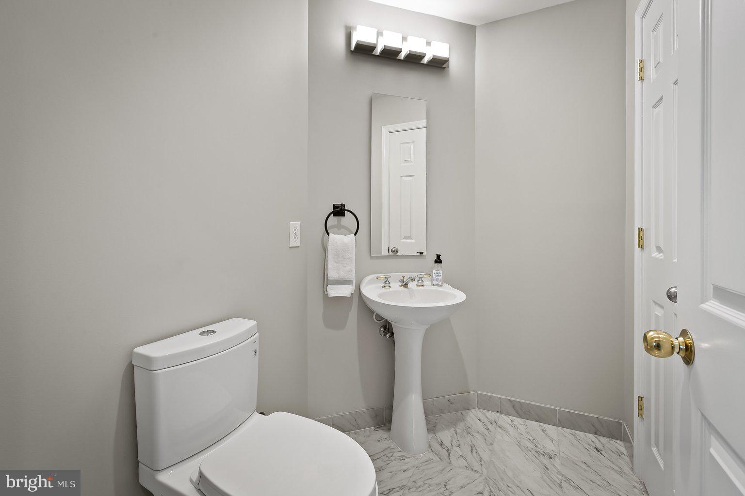 HARBORVIEW TOWERS - Residential