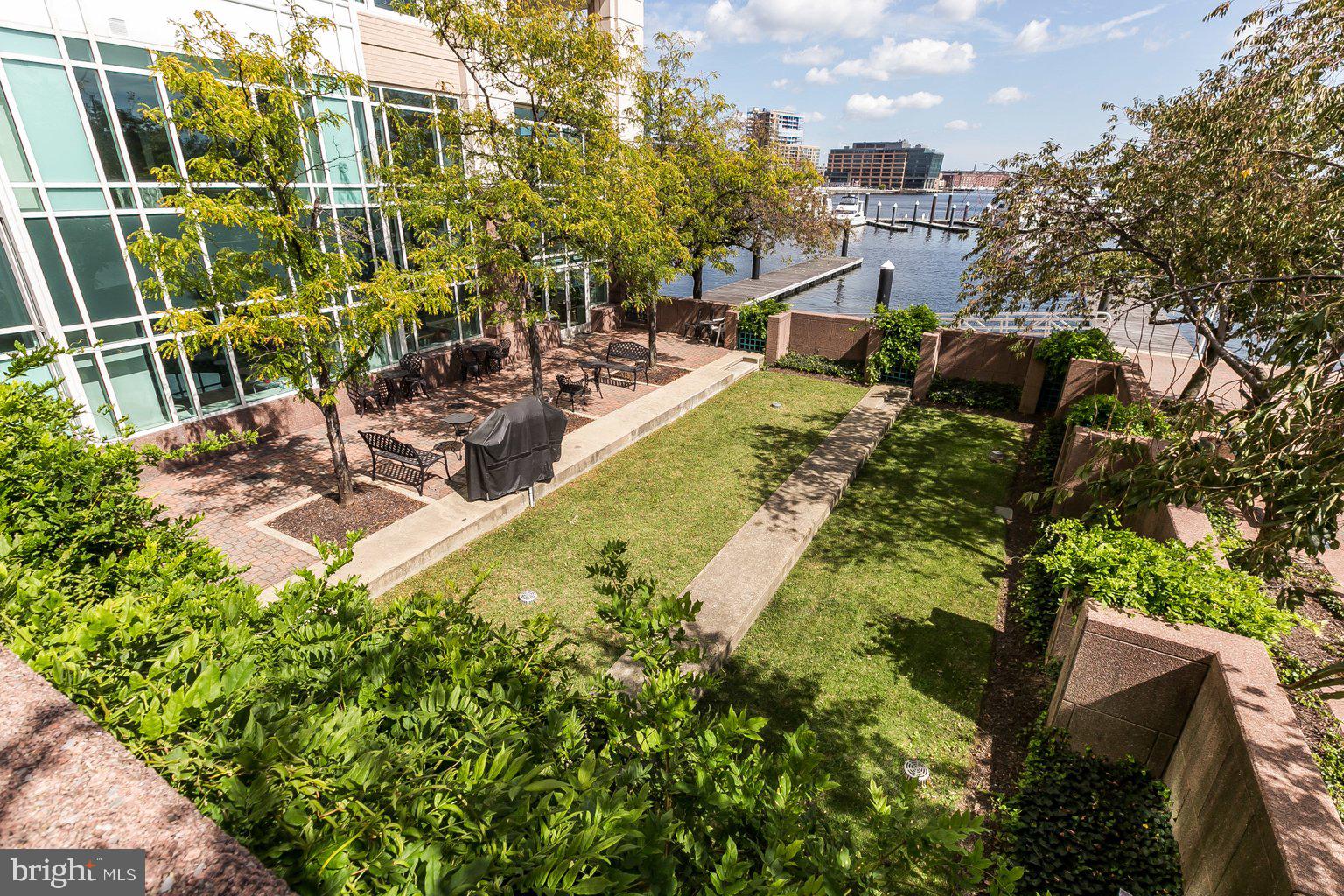 HARBORVIEW TOWERS - Residential