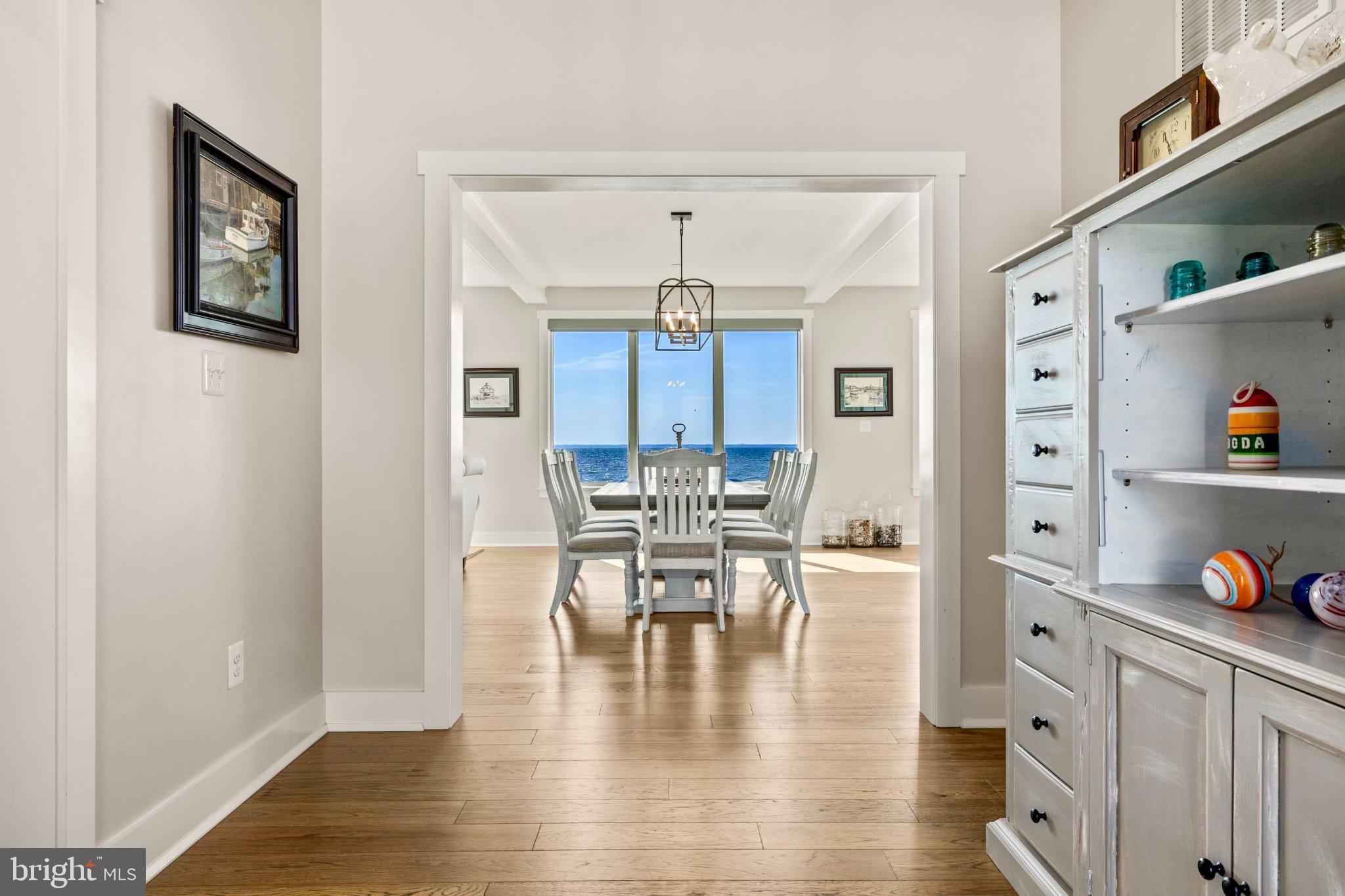 712 BAY DRIVE