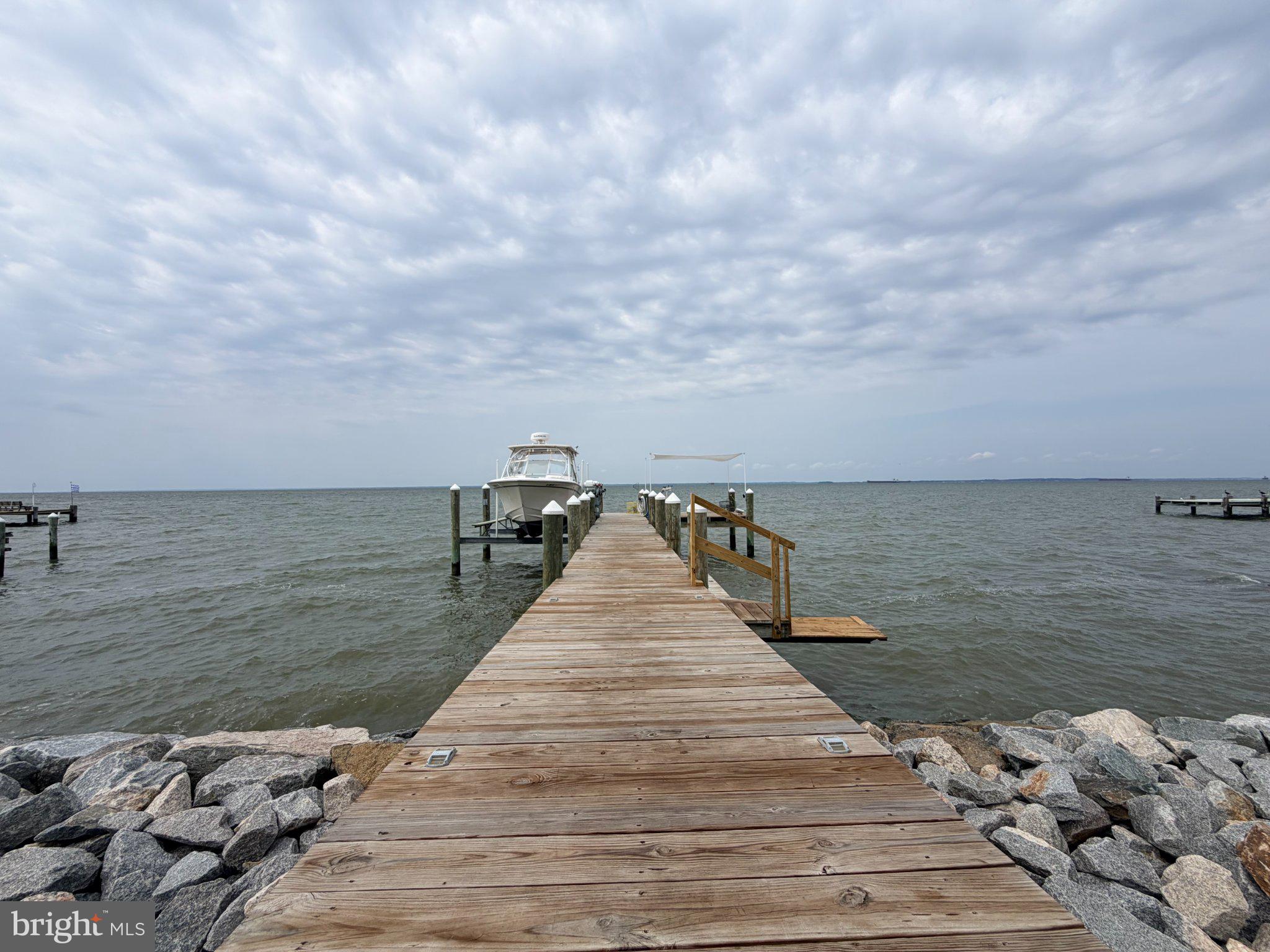 712 BAY DRIVE
