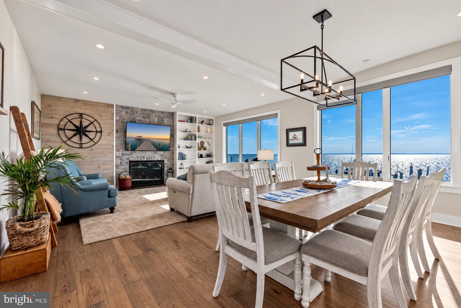 712 BAY DRIVE