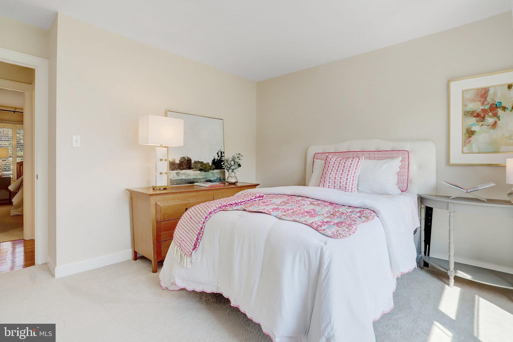 SPY HILL - Residential