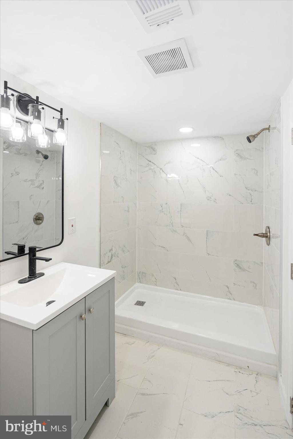 CLIFTON PARK - Residential
