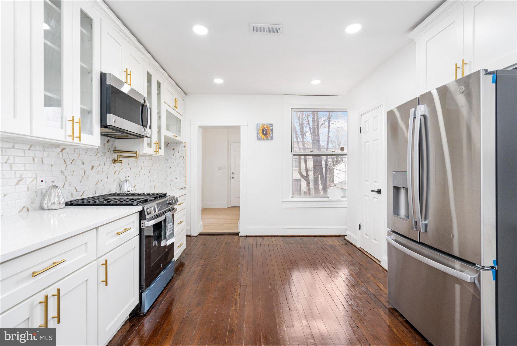CLIFTON PARK - Residential