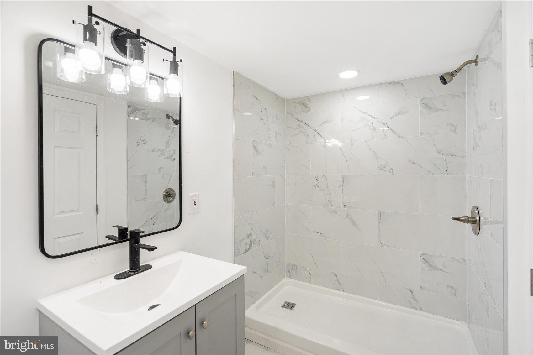 CLIFTON PARK - Residential