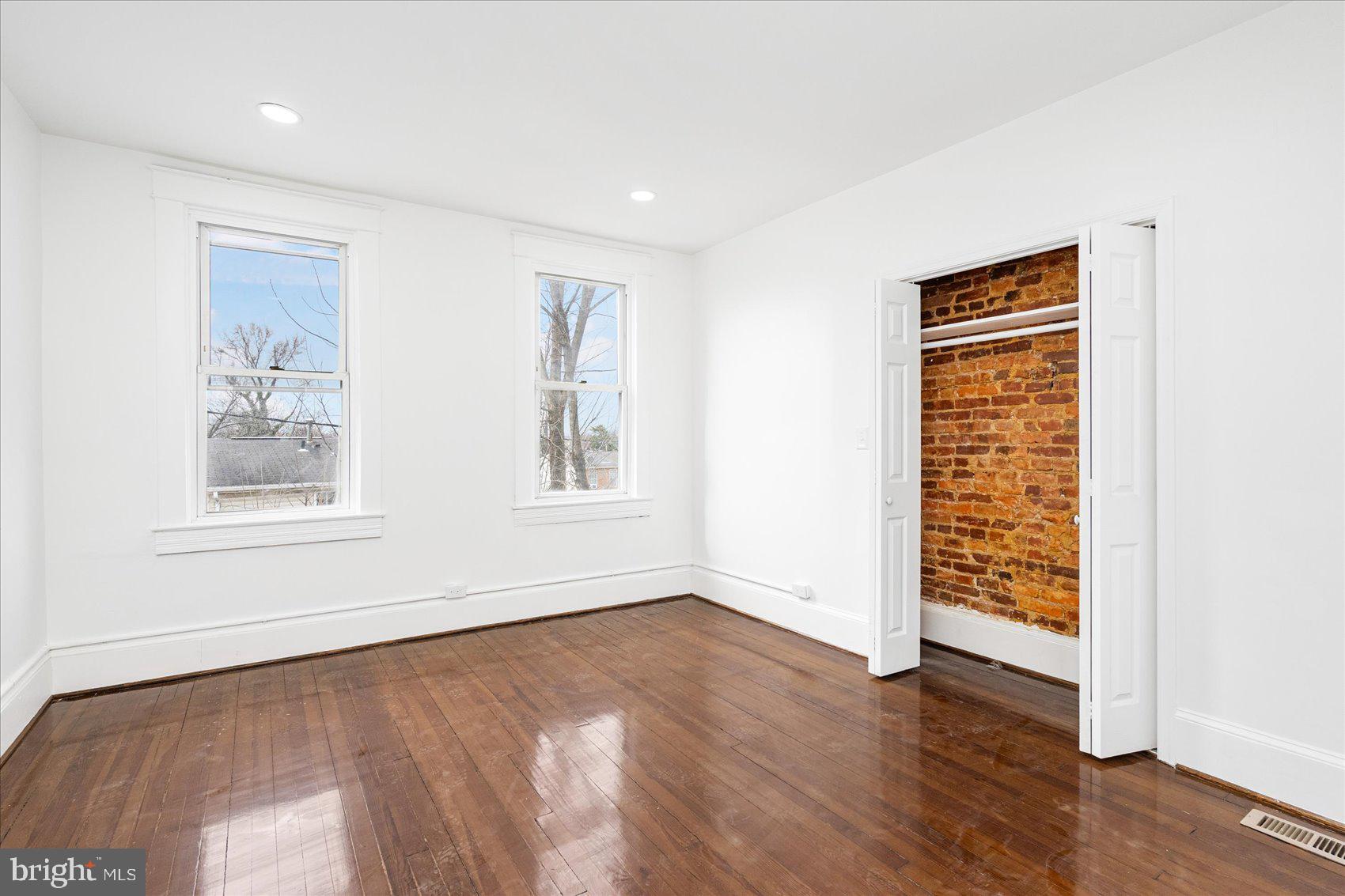 CLIFTON PARK - Residential