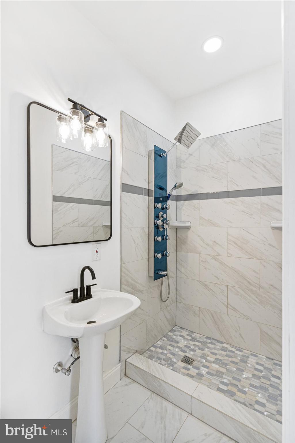 CLIFTON PARK - Residential
