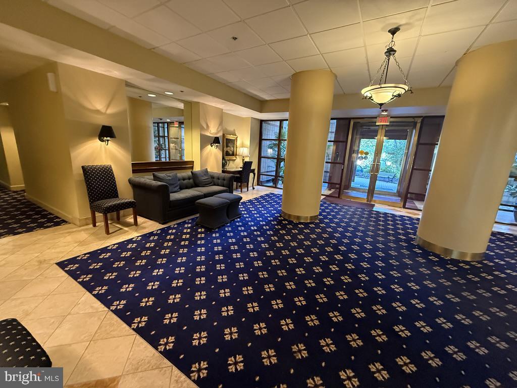 2400 CLARENDON BOULEVARD 606