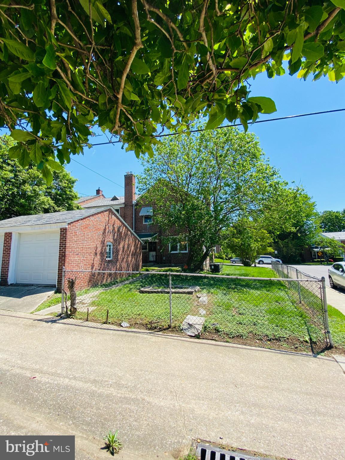 EDNOR GARDENS HISTORIC DISTRICT - Residential Lease