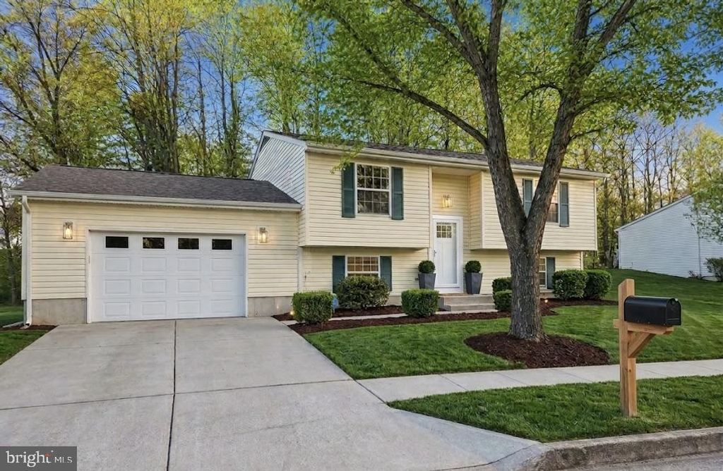 Photo of 10702 Hollaway Drive, UPPER MARLBORO, MD 20772 (MLS # MDPG2201616)