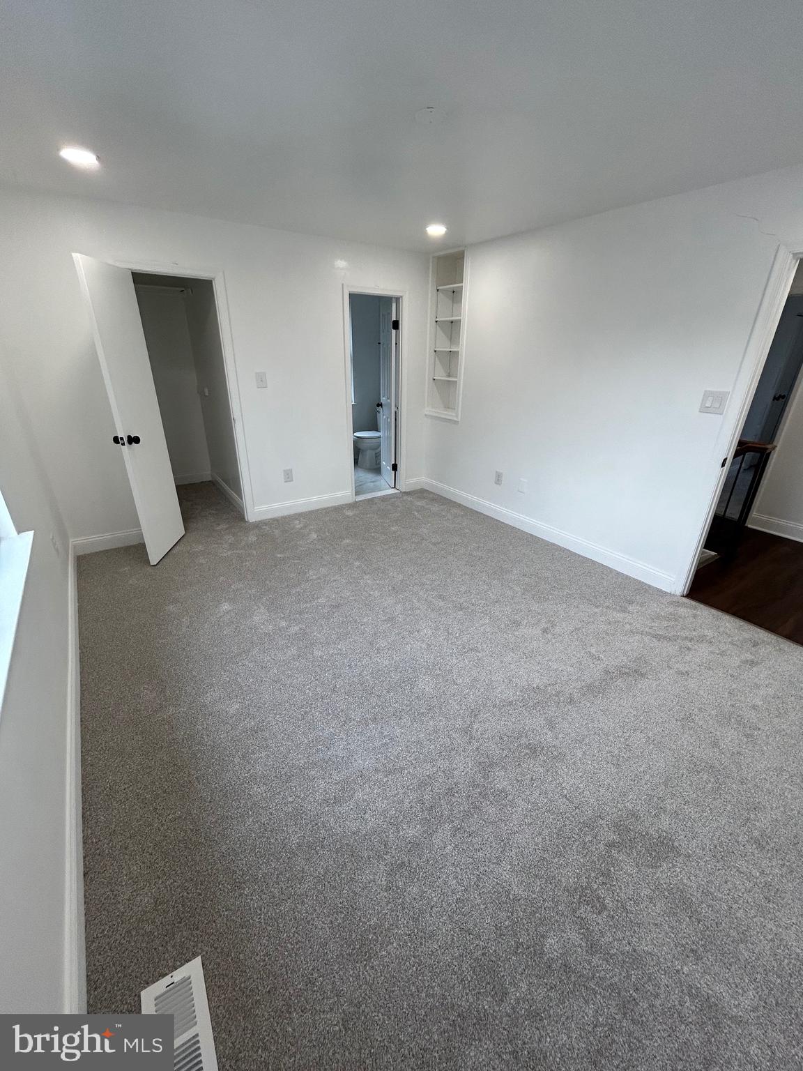 WOODSTREAM VILLAGE - Residential