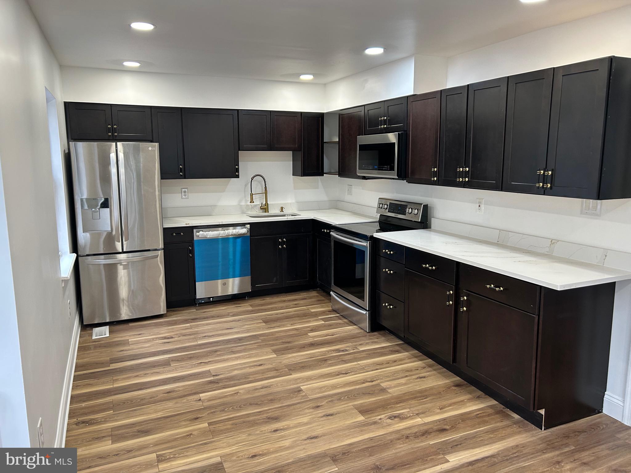 WOODSTREAM VILLAGE - Residential