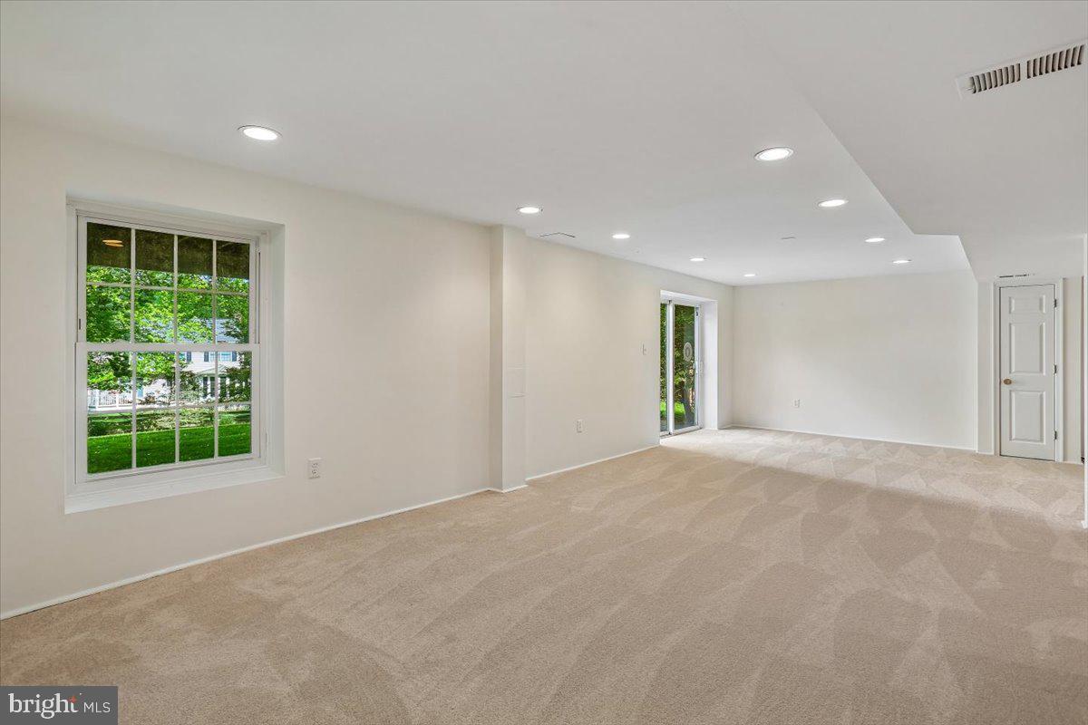 POTOMAC CHASE - Residential