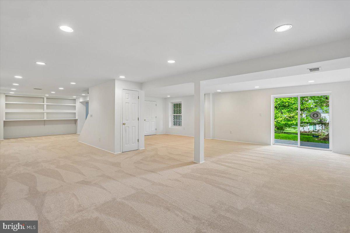 POTOMAC CHASE - Residential