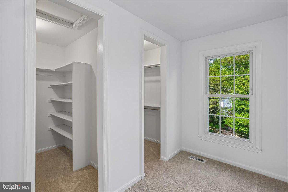 POTOMAC CHASE - Residential