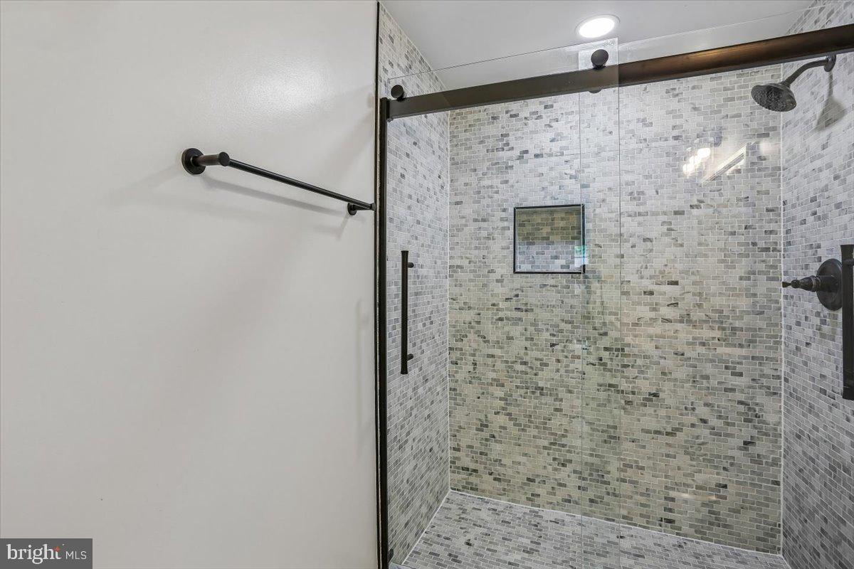 POTOMAC CHASE - Residential