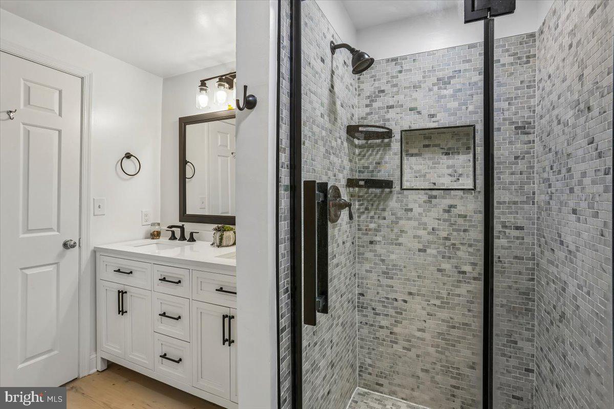 POTOMAC CHASE - Residential