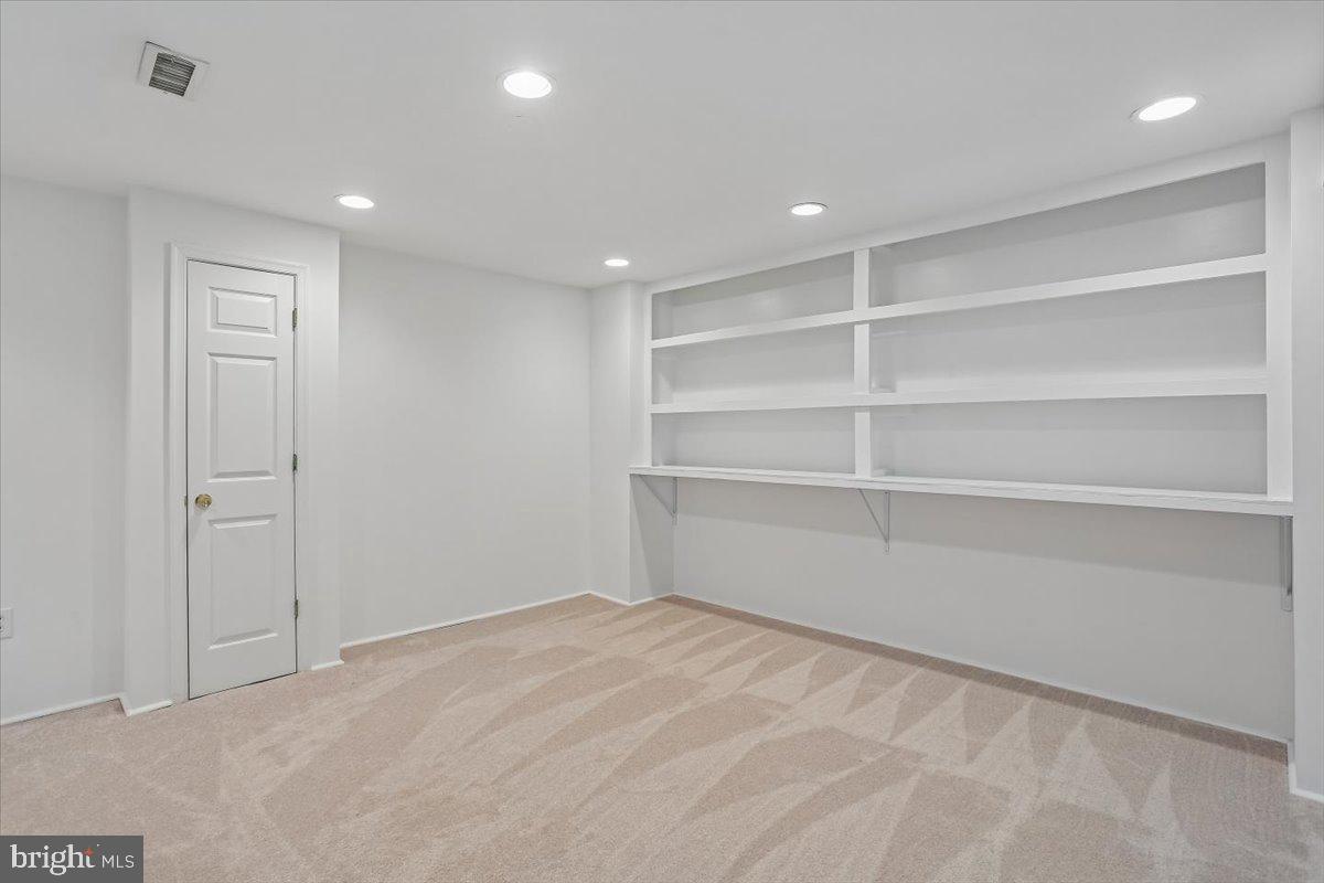 POTOMAC CHASE - Residential