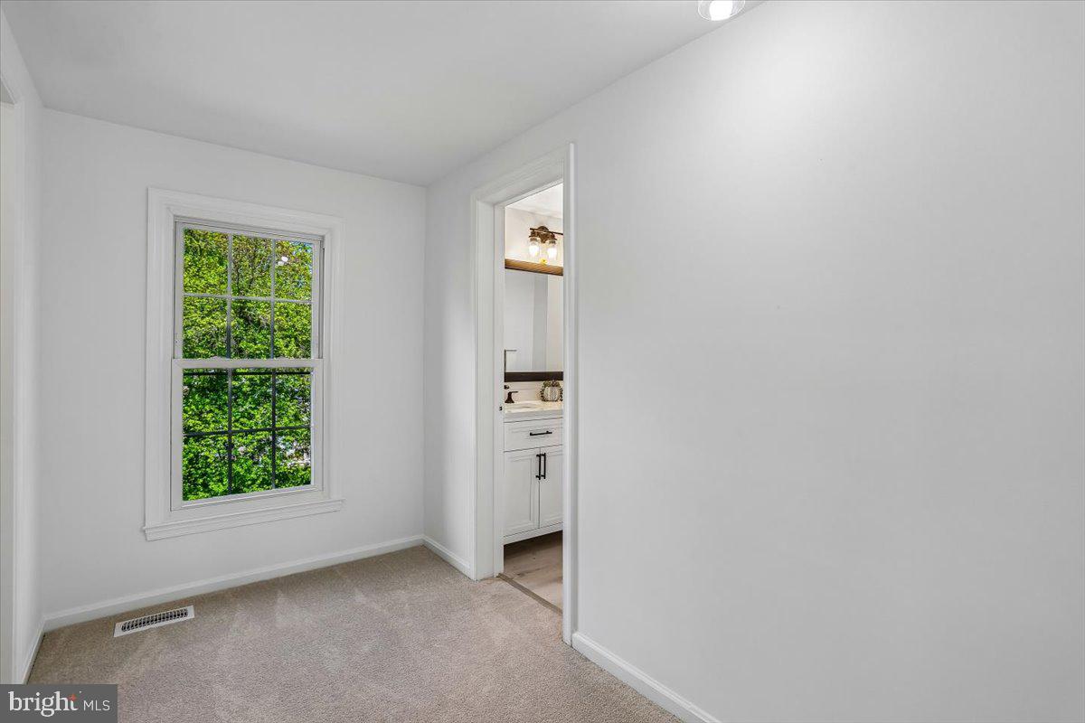 POTOMAC CHASE - Residential