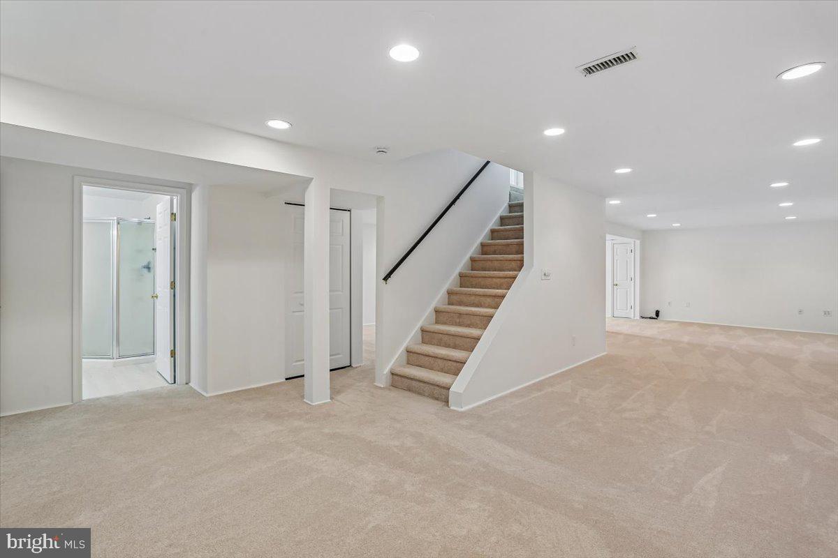 POTOMAC CHASE - Residential