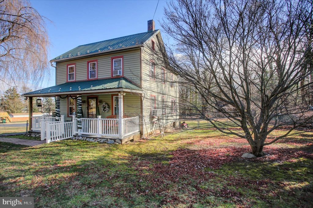 Photo of 13422 Pennersville Rd, WAYNESBORO, PA 17268 (MLS # PAFL2031896)