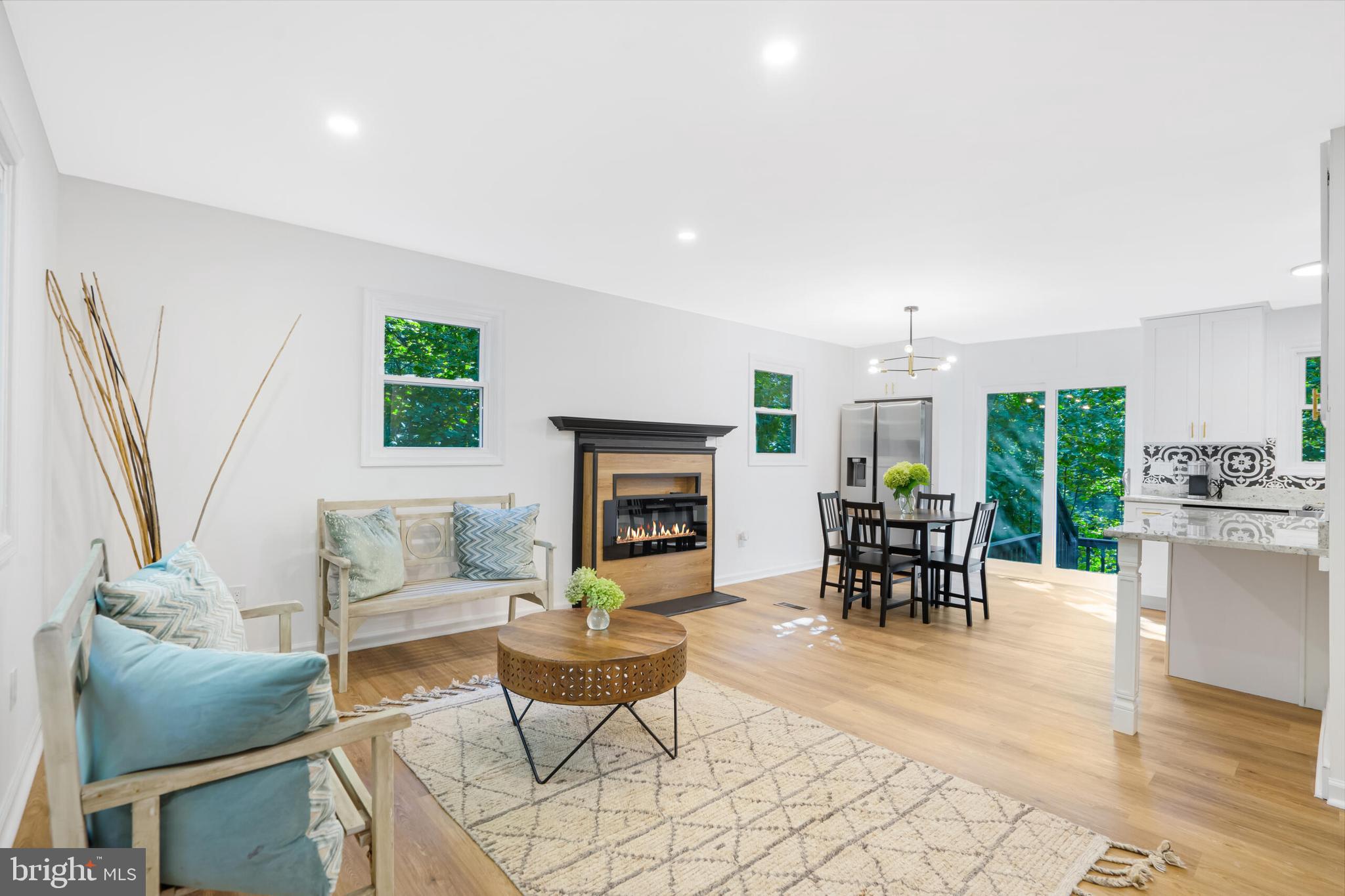 APPLE MT LAKE WEST - Residential