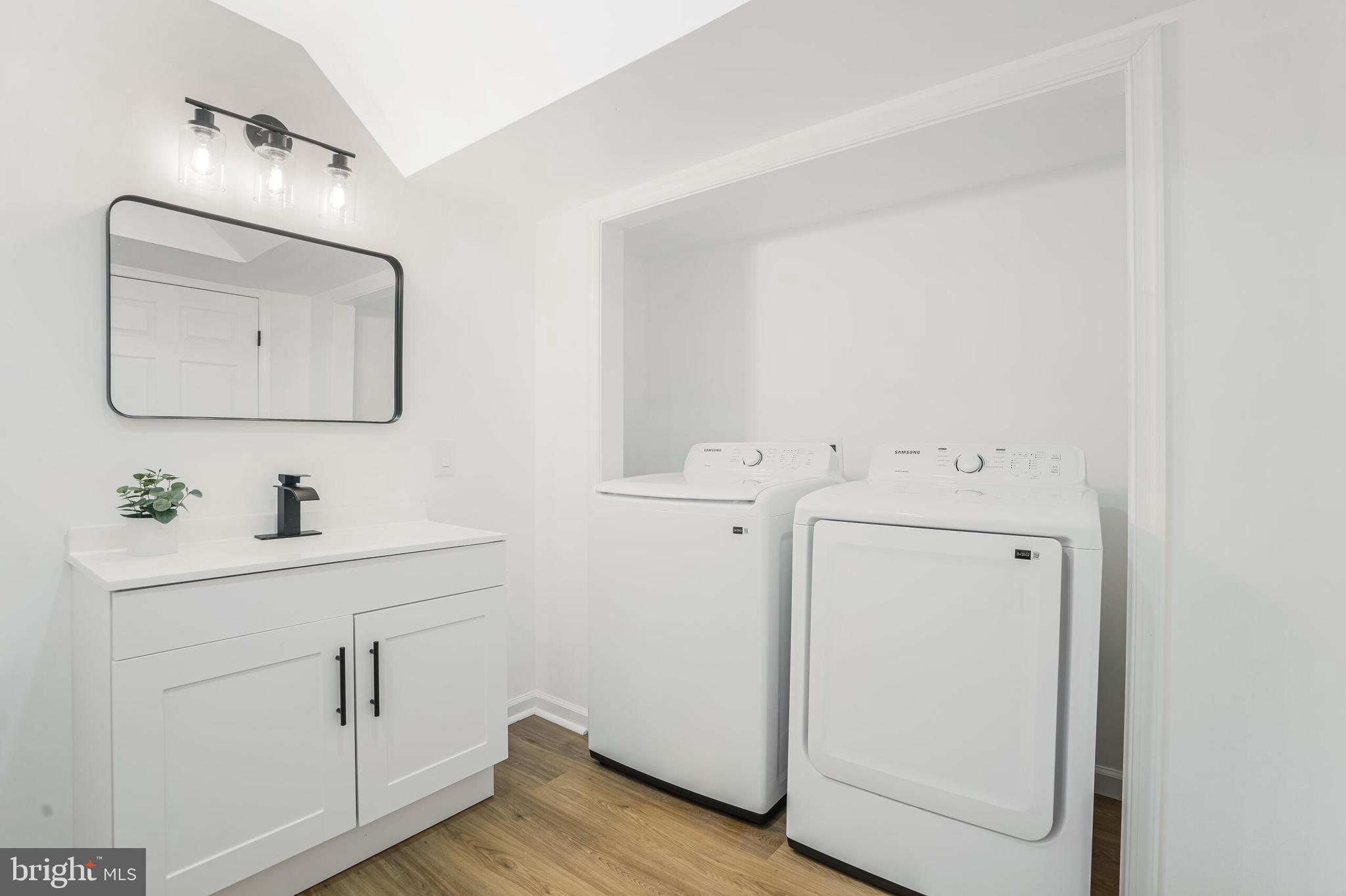 APPLE MT LAKE WEST - Residential