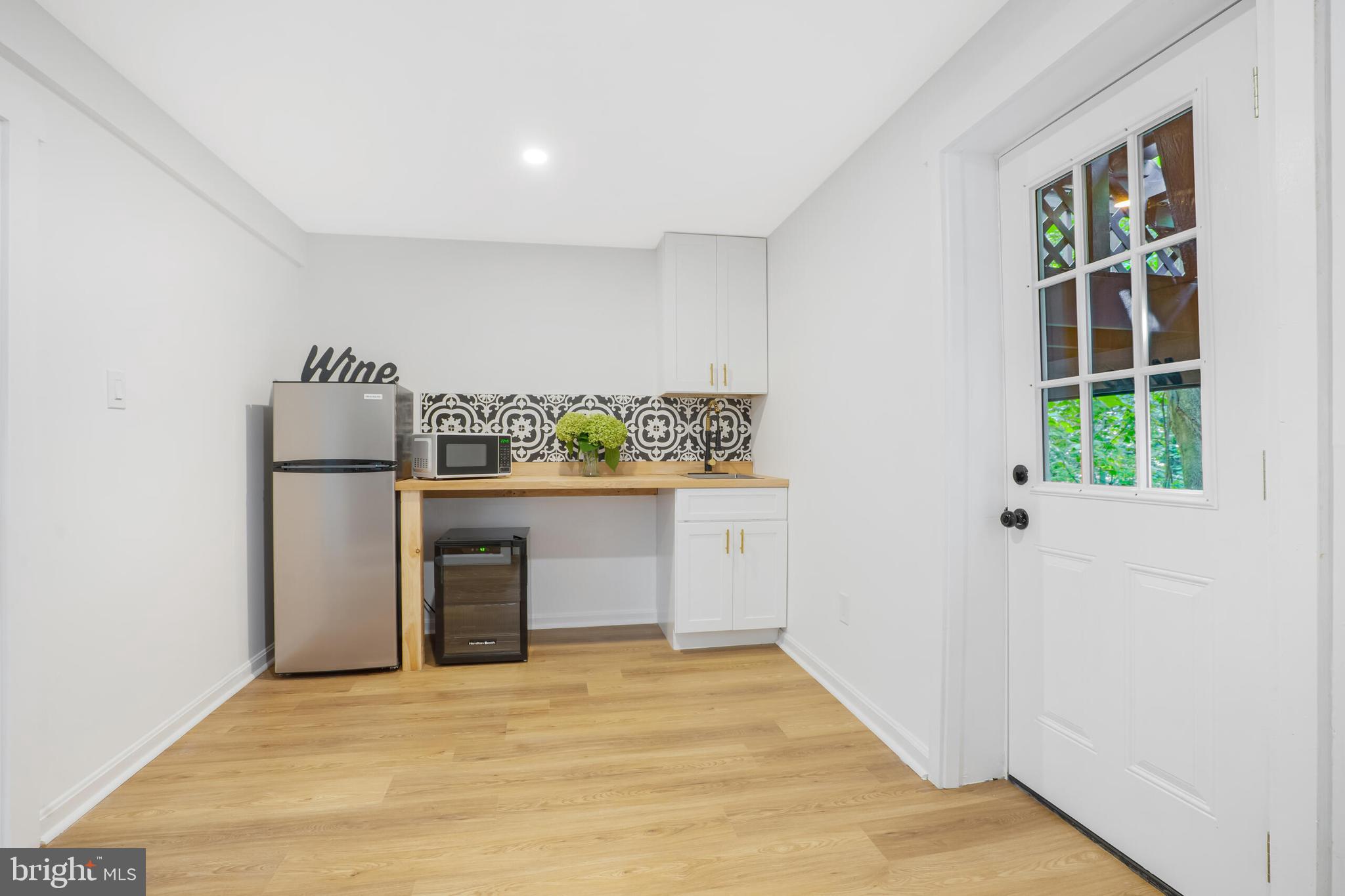 APPLE MT LAKE WEST - Residential