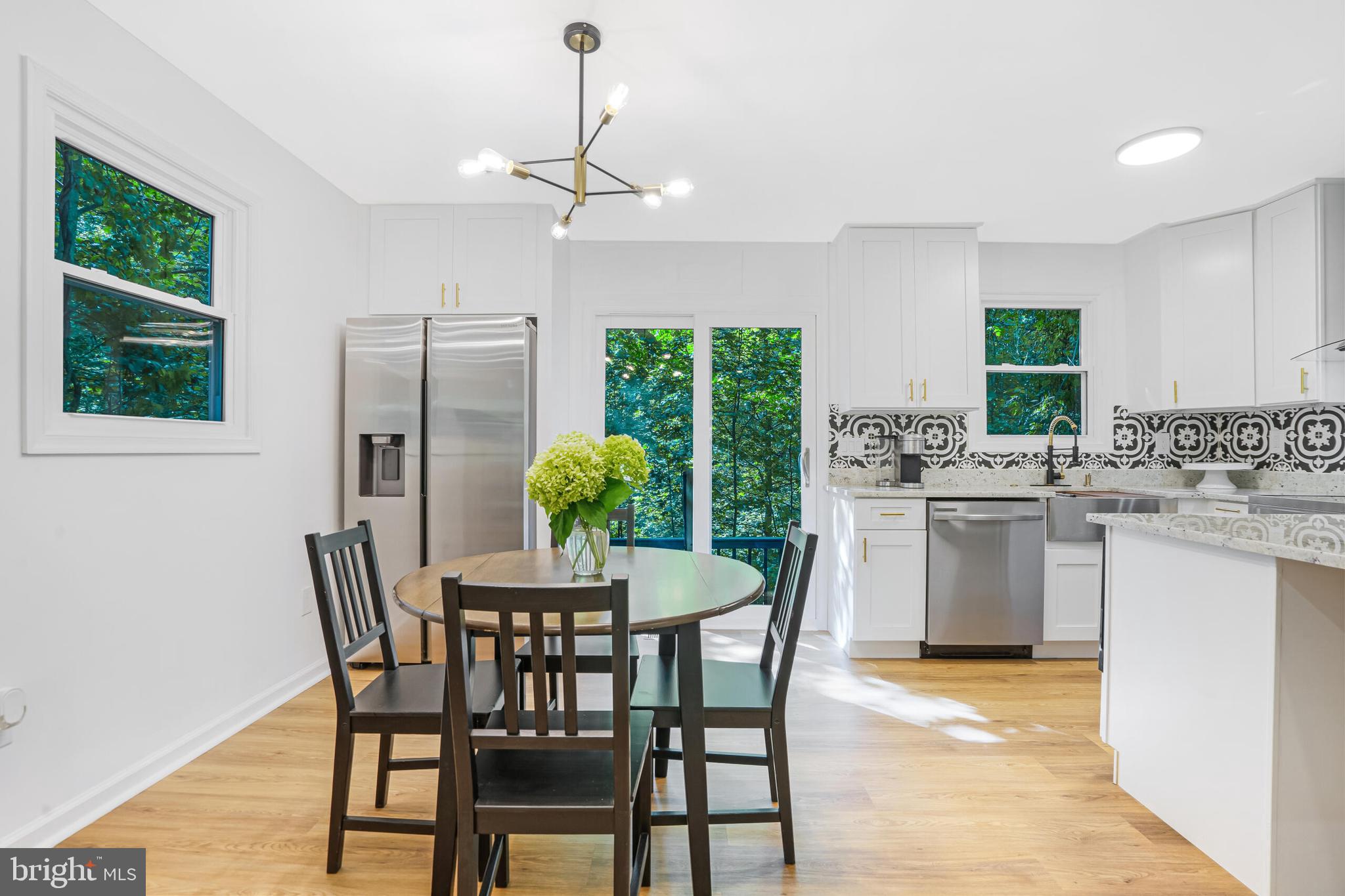 APPLE MT LAKE WEST - Residential