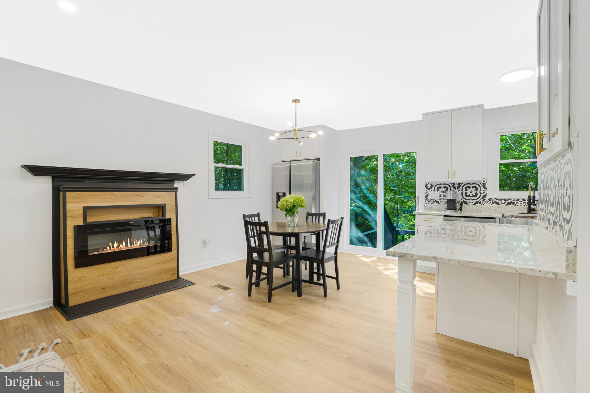 APPLE MT LAKE WEST - Residential