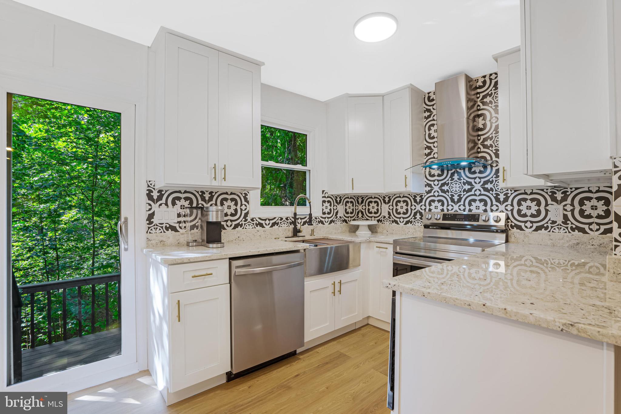 APPLE MT LAKE WEST - Residential