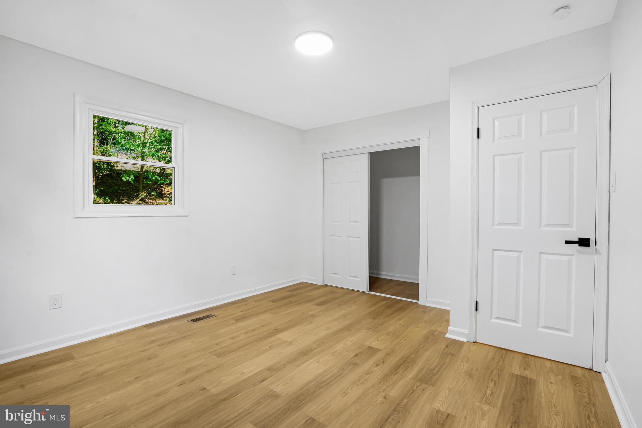 APPLE MT LAKE WEST - Residential