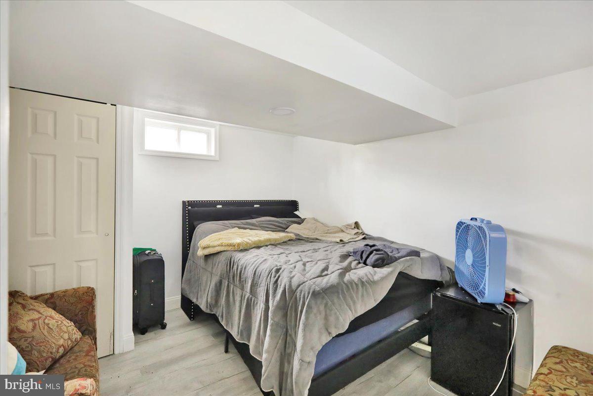 ROLLING HILLS - Residential