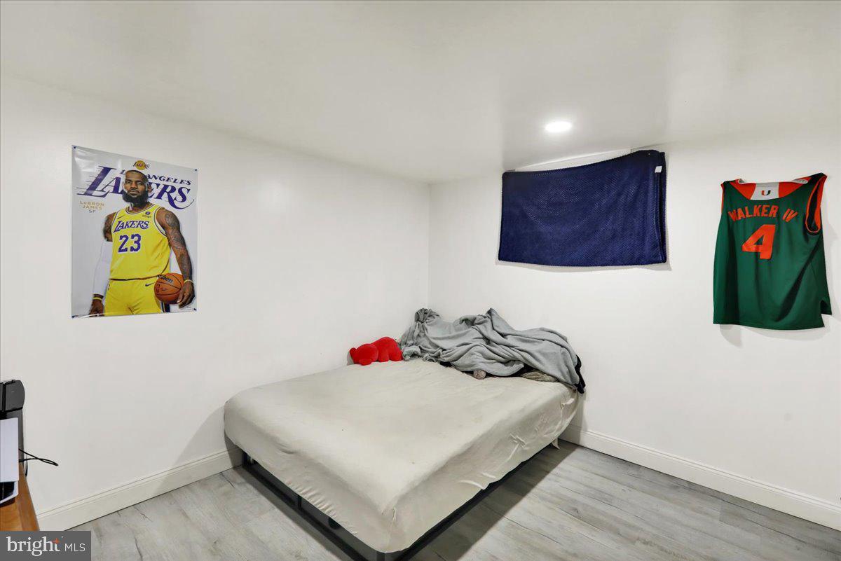 ROLLING HILLS - Residential