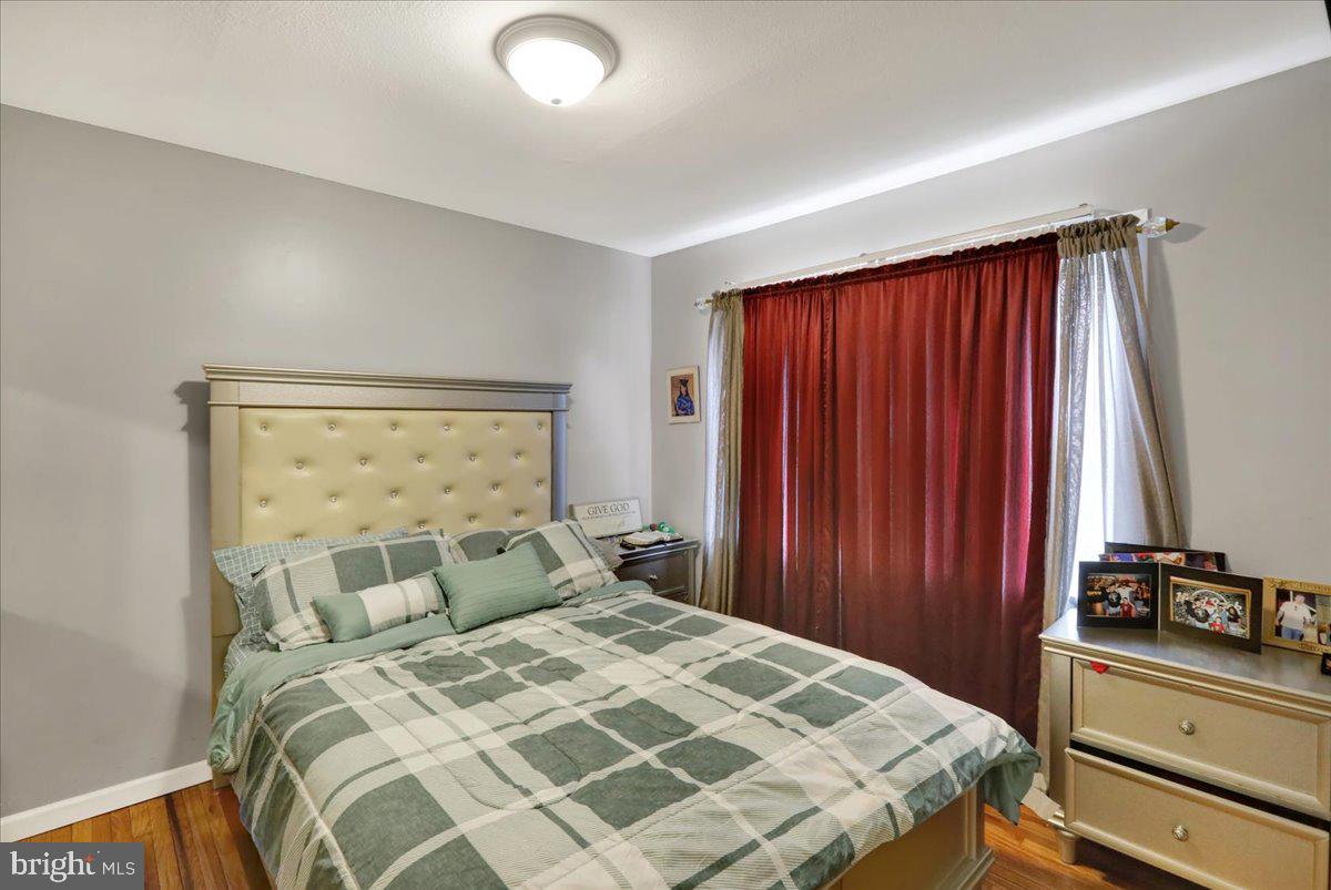 ROLLING HILLS - Residential