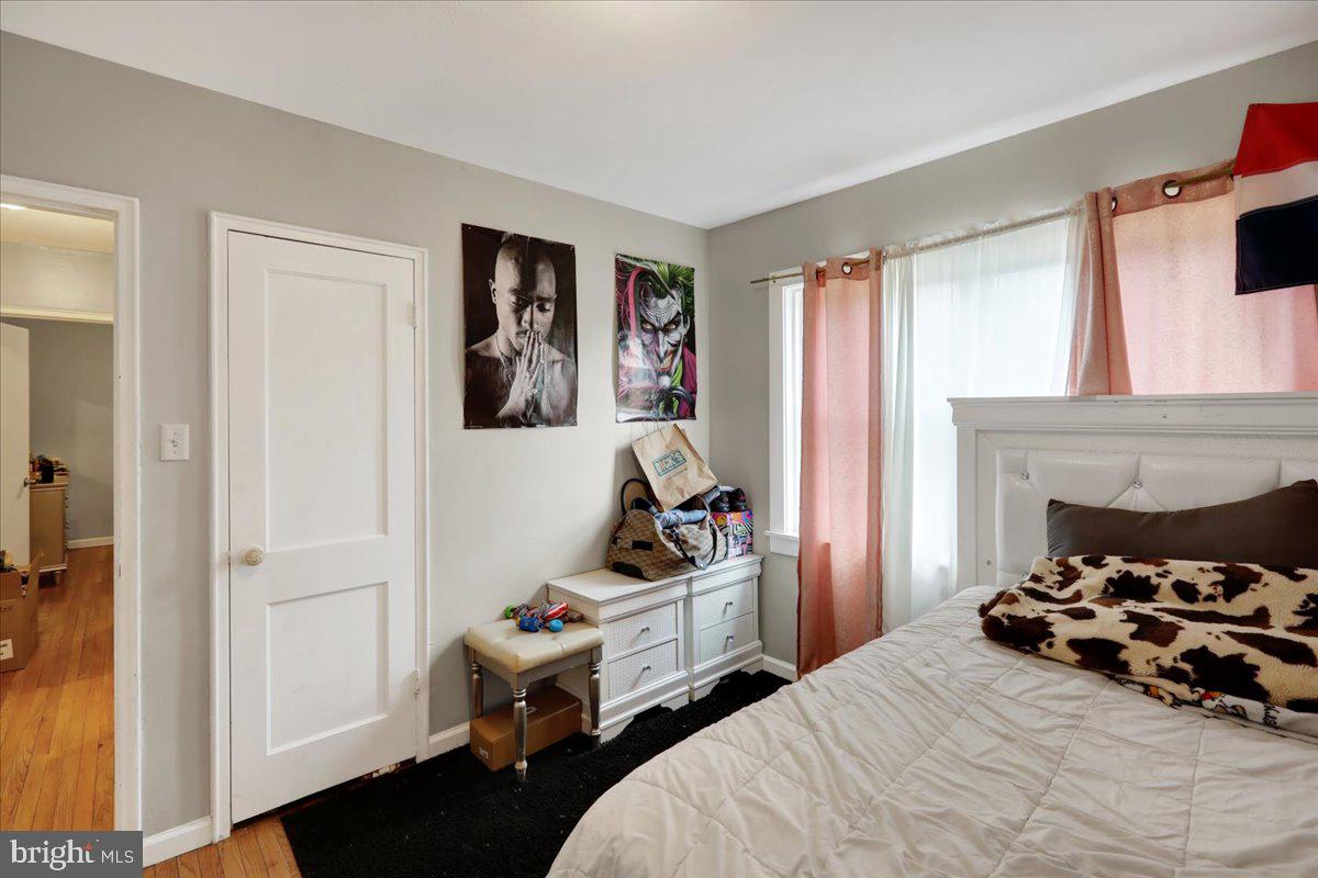 ROLLING HILLS - Residential