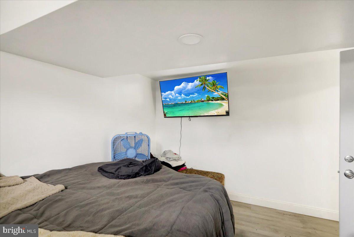 ROLLING HILLS - Residential