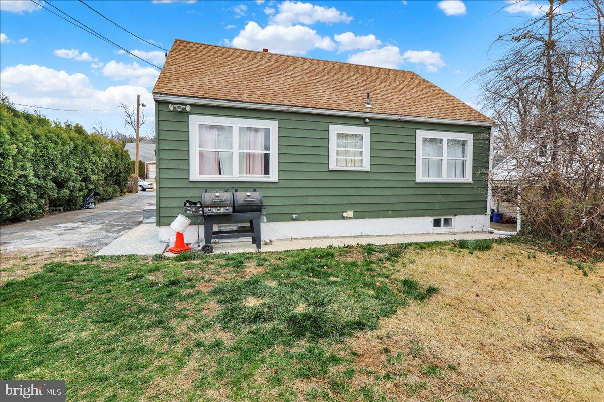 ROLLING HILLS - Residential