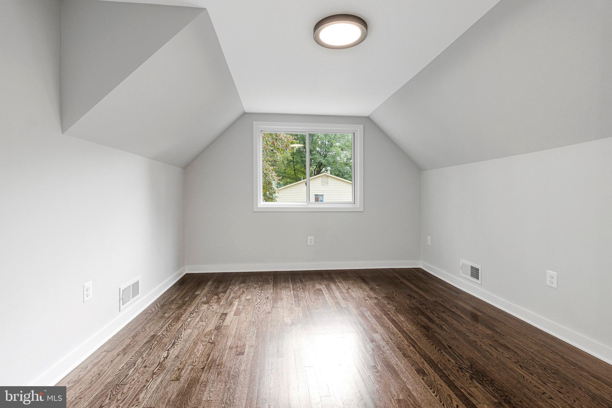 KINGS PARK - Residential Lease