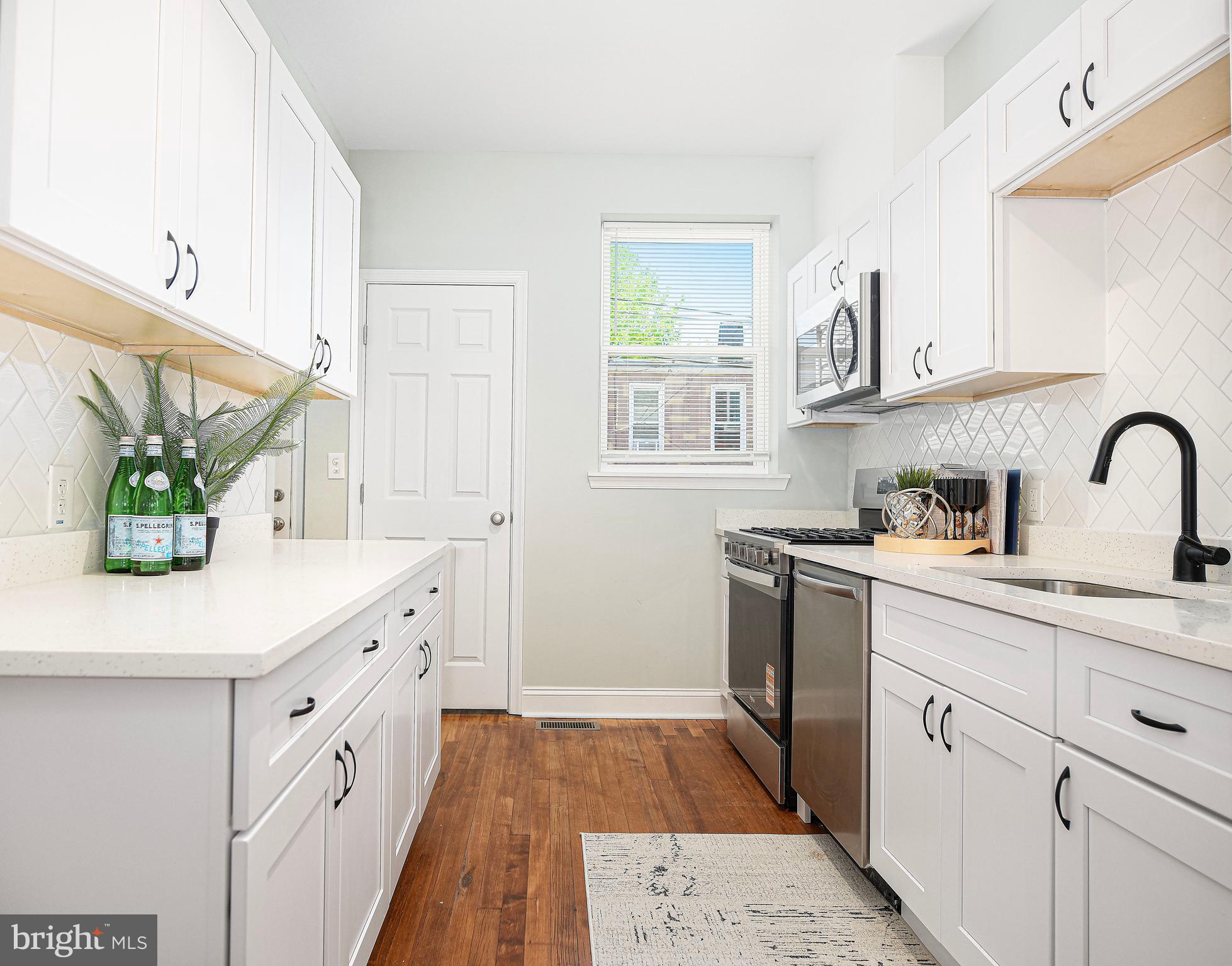 ELLWOOD PARK - Residential