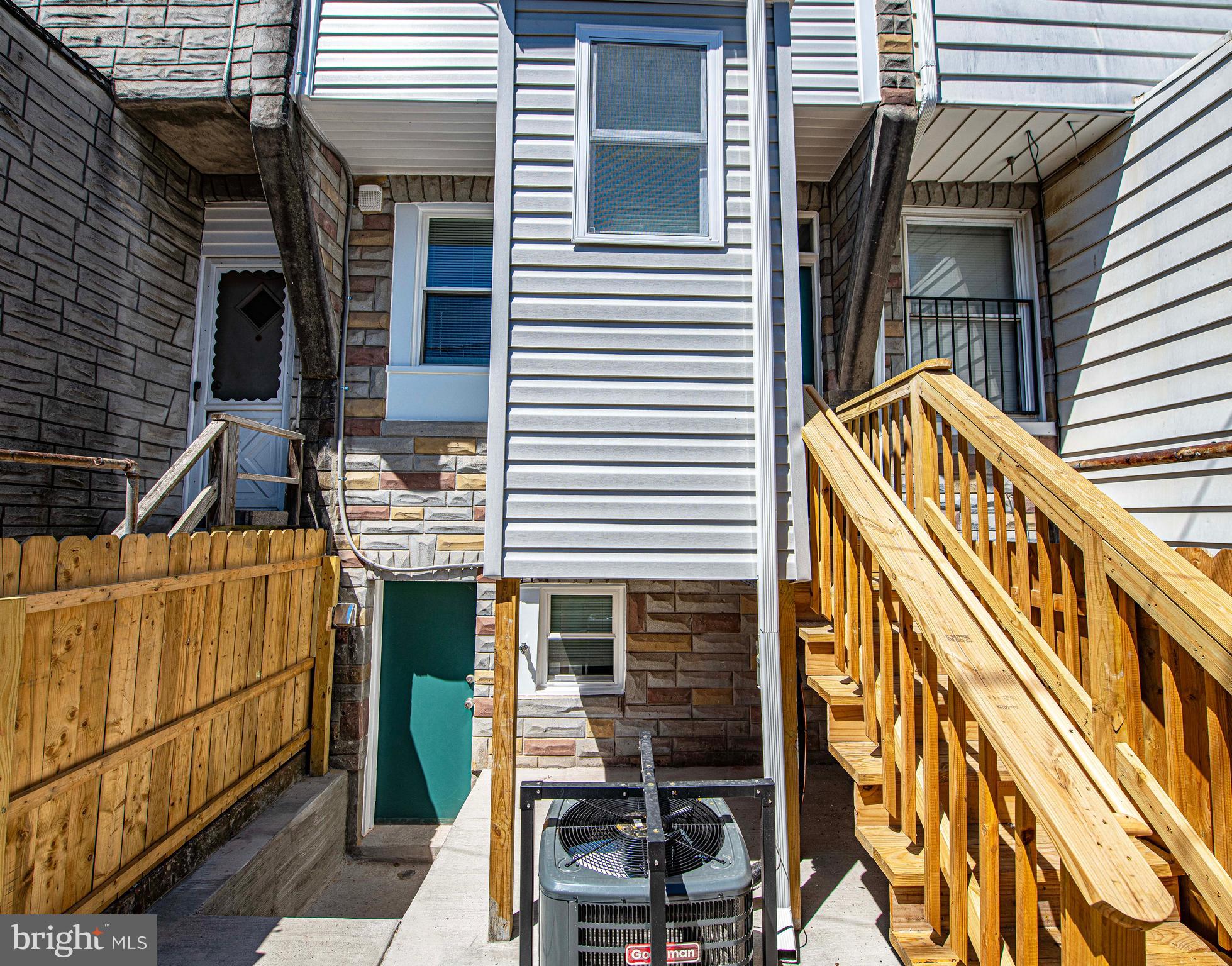 ELLWOOD PARK - Residential