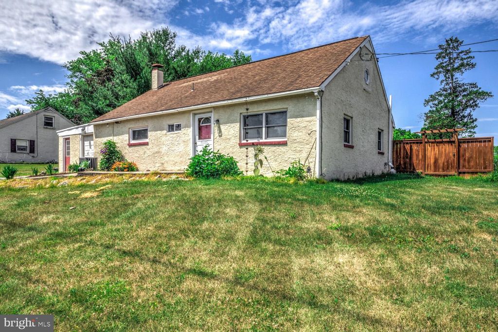 Photo of 912 Farmdale Road, Mount Joy, PA 17552 (MLS # PALA2052418)