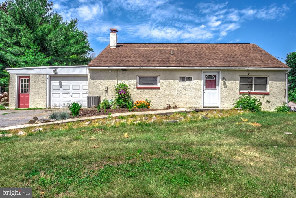 Photo of 912 Farmdale Road, Mount Joy, PA 17552 (MLS # PALA2052418)