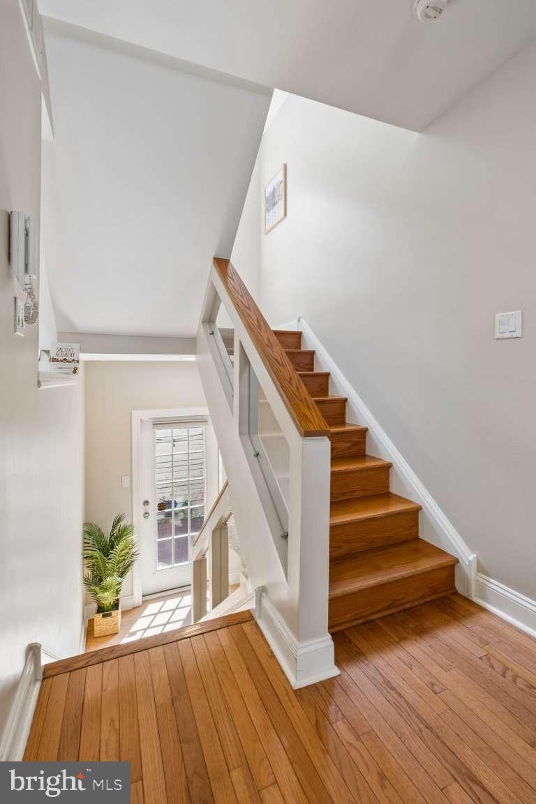 QUEEN VILLAGE - Residential
