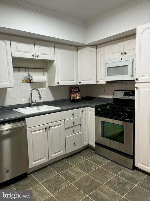 MOSBY WOODS TOWNHOUSE - Residential