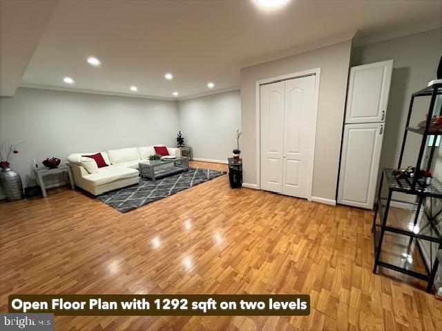 MOSBY WOODS TOWNHOUSE - Residential