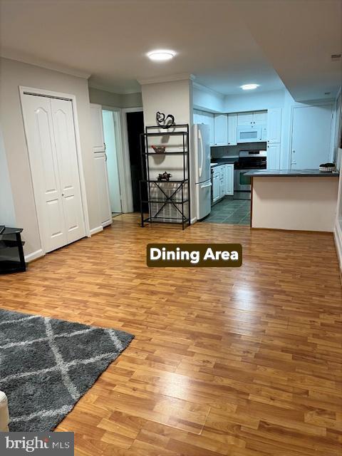 MOSBY WOODS TOWNHOUSE - Residential