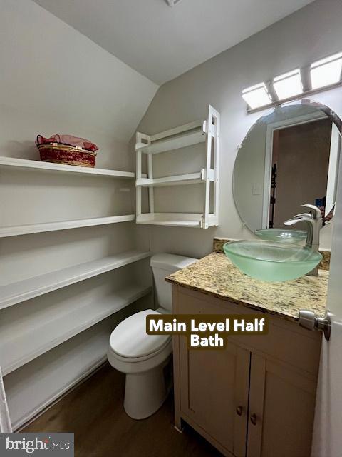 MOSBY WOODS TOWNHOUSE - Residential