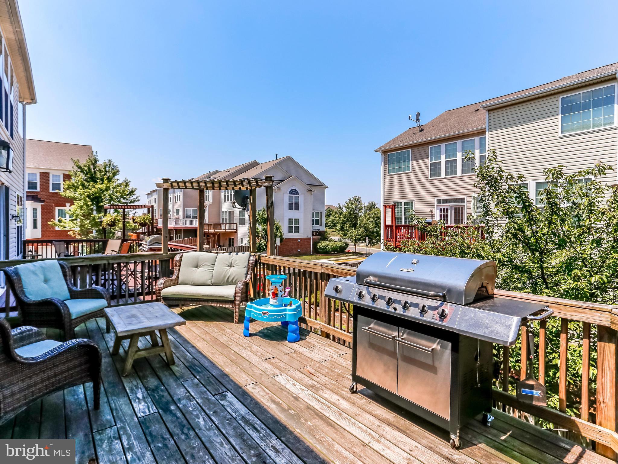 LAUREL HILL LANDBAY - Residential Lease