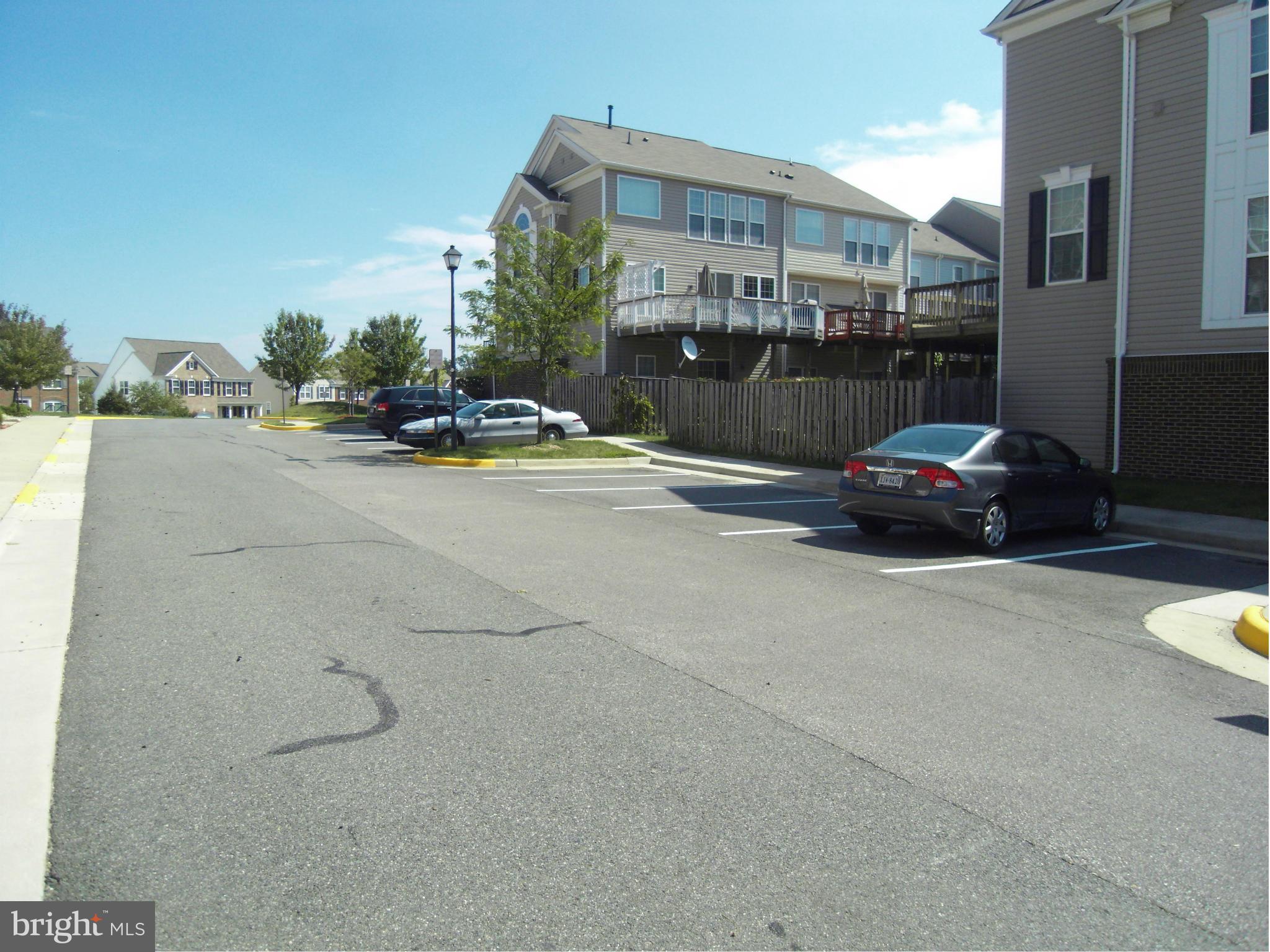 LAUREL HILL LANDBAY - Residential Lease